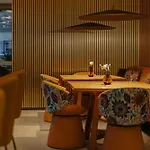 Noa Hotel